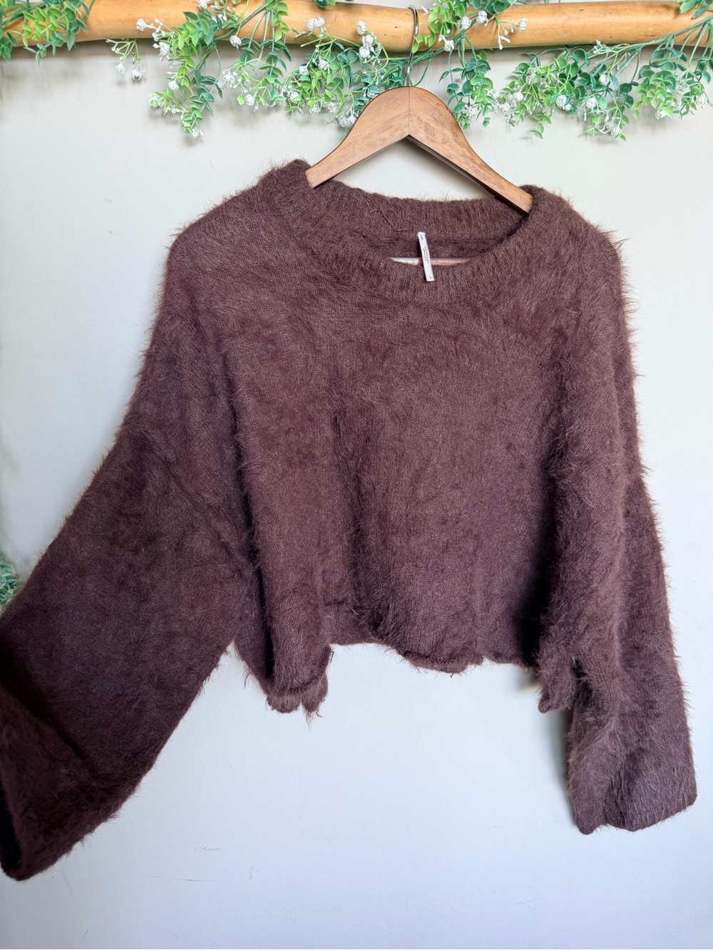 Free People Fuzzy Cropped Oversized Sweater Brown | Size L